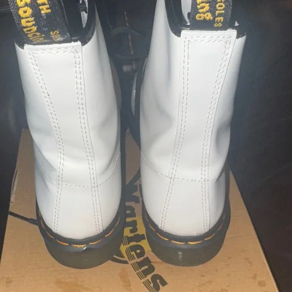 Women’s Dr. Martens White Combat Boots size 9 - Picture 6 of 9
